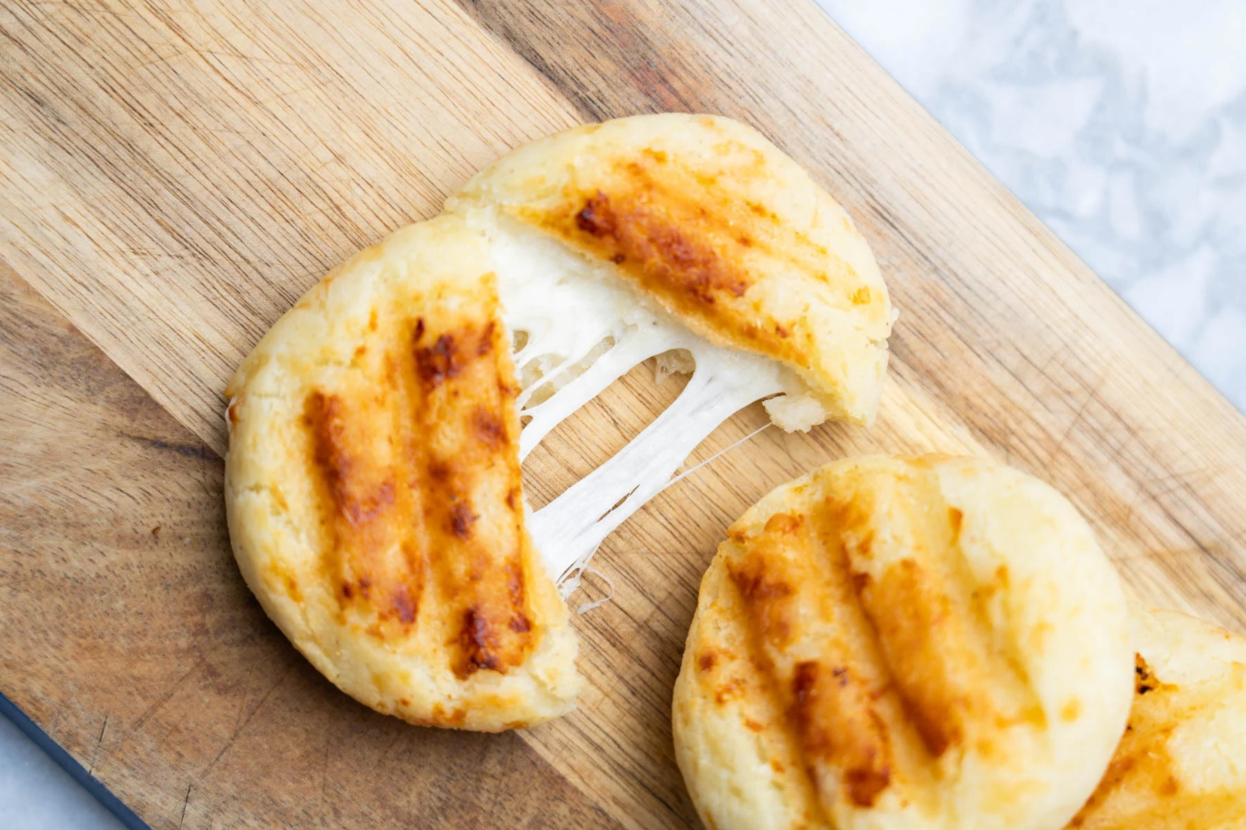Arepas colombiane con formaggio - La cucina di Merceditas, Abbiategrasso